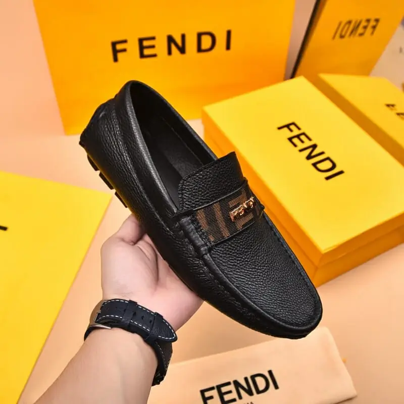 fendi cuir chaussures pour homme s_12432314